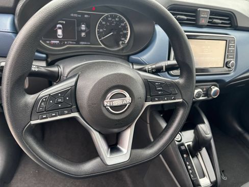 Used 2025 Nissan Versa SV FWD image 28