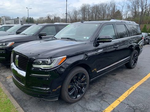 Used 2024 Lincoln Navigator L Reserve image 1