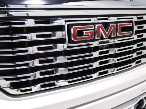 Used 2022 GMC Sierra 1500 Denali w/ Denali Reserve Package image 41