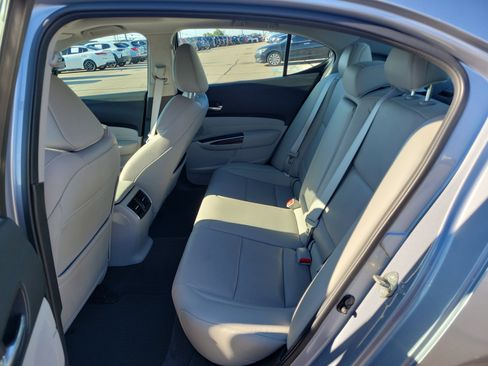 Used 2015 Acura TLX w/ Technology Package FWD image 11