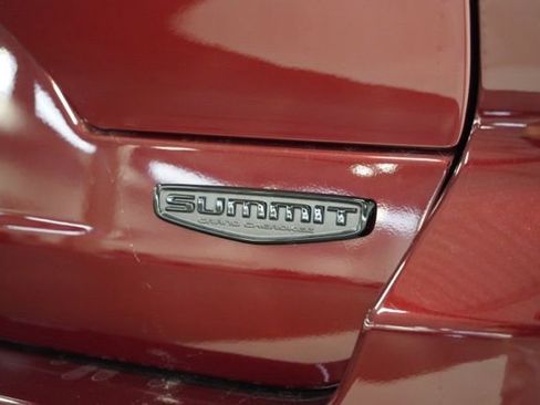 Used 2025 Jeep Grand Cherokee Summit w/ Obsidian Package image 10