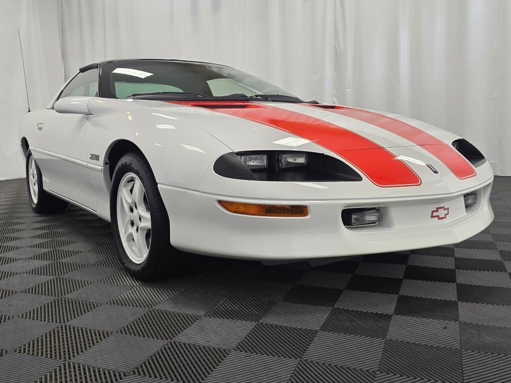Used 1997 Chevrolet Camaro SS w/ Preferred Equipment Group 2 RWD image 8