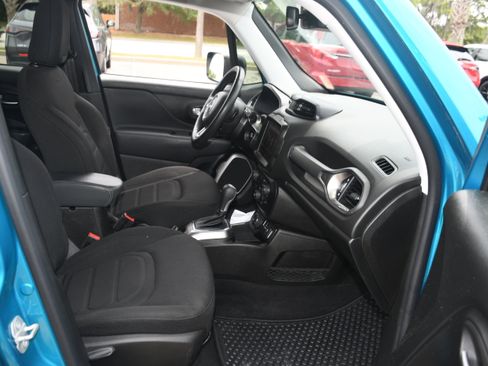Used 2022 Jeep Renegade Latitude w/ Convenience Group AWD/4WD image 20