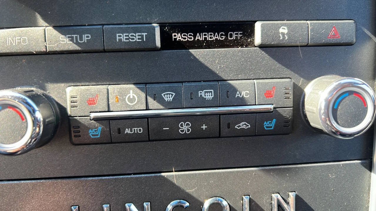 Used 2010 Lincoln MKS AWD image 17
