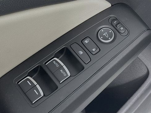 Certified 2024 Honda Civic EX-L image 17