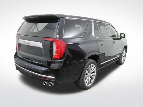 Used 2021 GMC Yukon Denali w/ Denali Premium Package AWD/4WD image 4