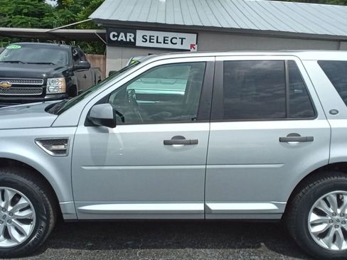 Used 2011 Land Rover LR2 HSE AWD/4WD image 8