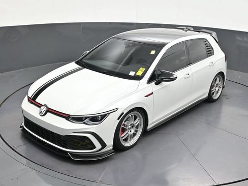 Used 2024 Volkswagen GTI SE FWD image 15