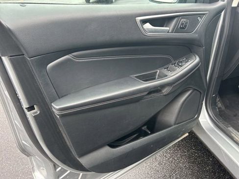 Used 2023 Ford Edge Titanium image 13