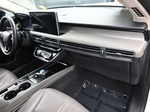 Used 2023 Lincoln Corsair Reserve AWD/4WD image 42