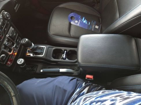 Used 2022 Jeep Wrangler Unlimited Rubicon 4xe w/ Dual Top Group image 63