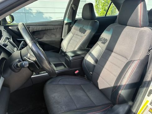 Used 2017 Toyota Camry SE FWD image 10