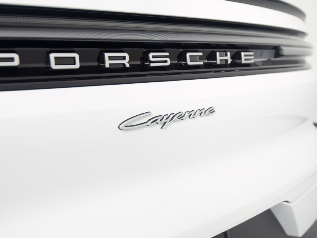 Certified 2026 Porsche Cayenne E-Hybrid Coupe AWD/4WD image 43