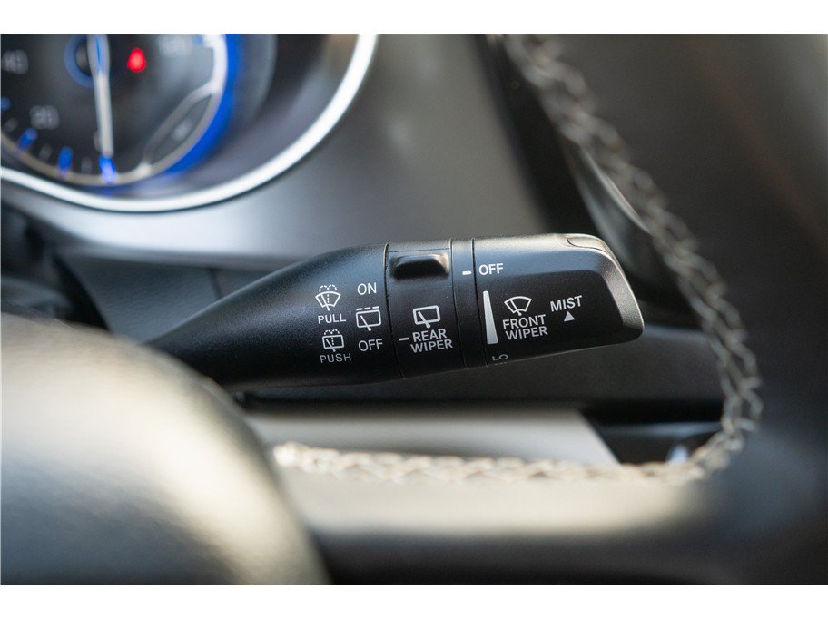 Used 2023 Chrysler Pacifica Touring-L FWD image 21