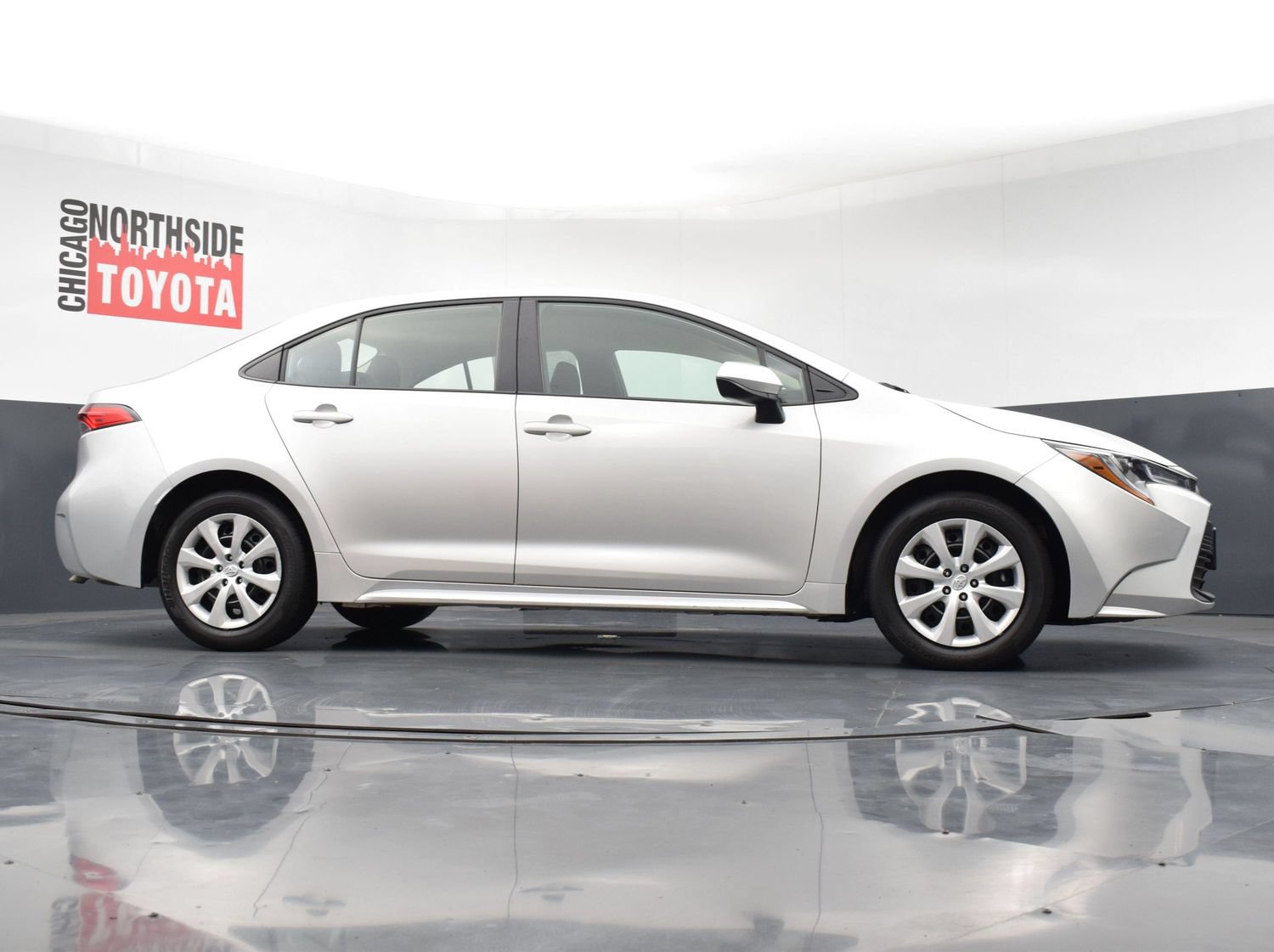 Used 2025 Toyota Corolla LE FWD image 27