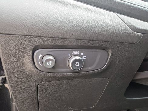 Used 2025 Buick Encore GX Preferred AWD/4WD image 19