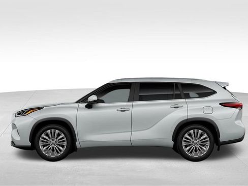 New 2026 Toyota Highlander Platinum image 4