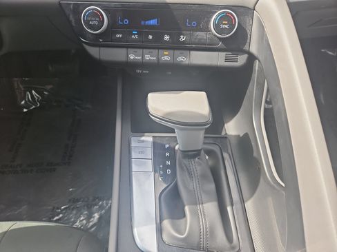 Used 2023 Hyundai Elantra SEL FWD image 18