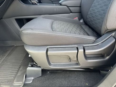 New 2025 Nissan Pathfinder S image 28