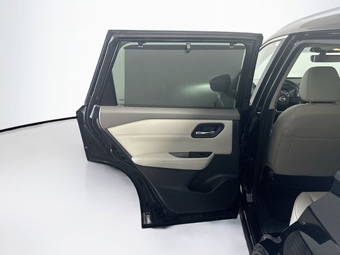 Used 2023 Nissan Rogue SV w/ SV Premium B Package image 27