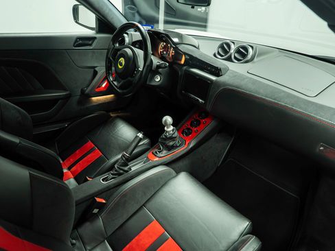 Used 2020 Lotus Evora image 4