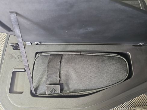 Used 2025 Rivian R1T Adventure image 32