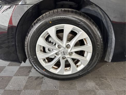 Used 2018 Nissan Sentra SV FWD image 23