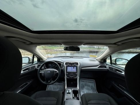 Used 2019 Ford Fusion SE AWD/4WD image 19