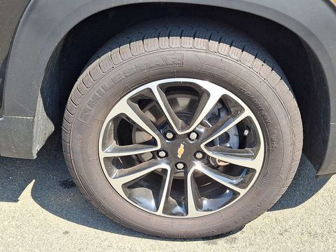 Used 2025 Chevrolet TrailBlazer LT AWD/4WD image 8