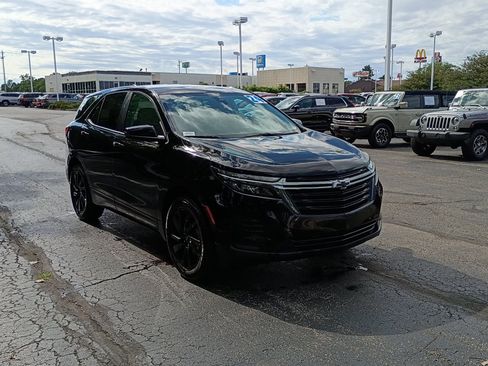 Used 2024 Chevrolet Equinox LS w/ LS Convenience Package FWD image 1