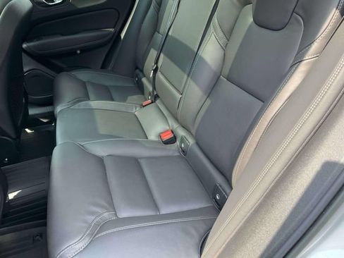 Used 2022 Volvo XC60 B6 Inscription w/ Advanced Package AWD/4WD image 12