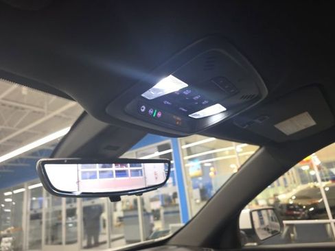 Used 2023 Chevrolet Traverse LT w/ LT Premium Package image 23