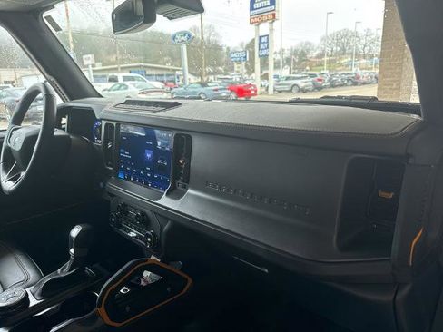 Certified 2024 Ford Bronco Badlands w/ Sasquatch Package image 15