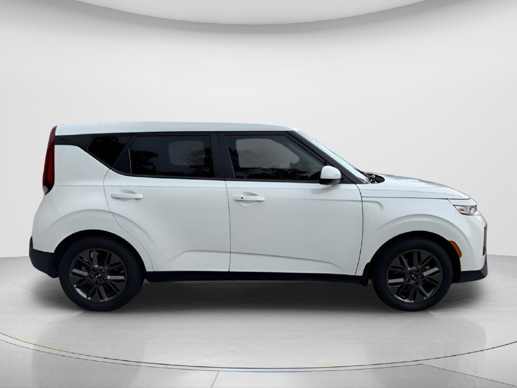Used 2021 Kia Soul EX FWD image 4