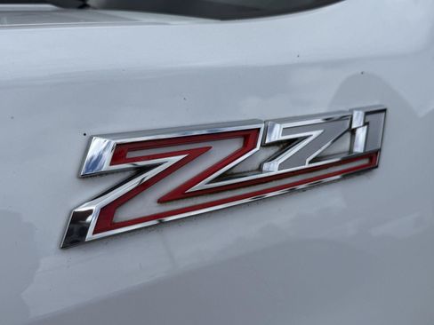 Used 2024 Chevrolet Silverado 3500 LT AWD/4WD image 11