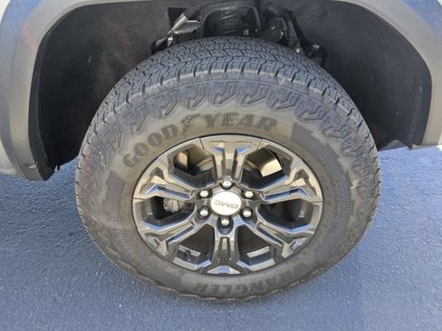 Used 2024 GMC Canyon Elevation w/ Convenience Package RWD image 2