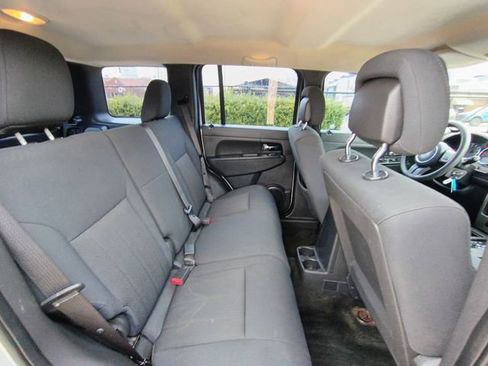 Used 2012 Jeep Liberty Sport image 52