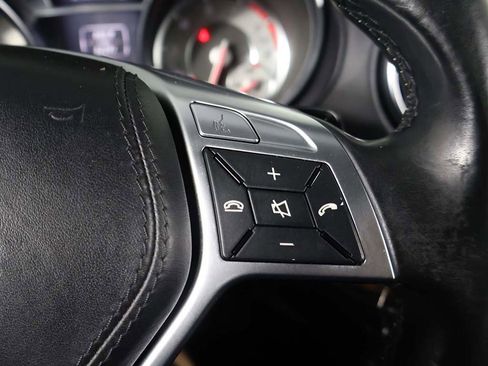 Used 2013 Mercedes-Benz SL 550 w/ Premium Pkg image 34