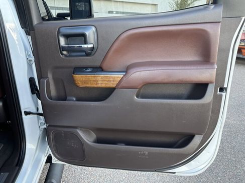 Used 2019 Chevrolet Silverado 2500 High Country image 37