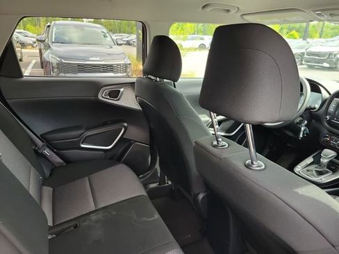 Used 2024 Kia Soul LX FWD image 29
