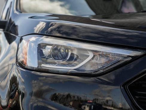 Certified 2022 Ford Edge SE w/ Black Appearance Package image 15