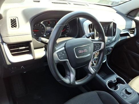 Used 2023 GMC Terrain SLE w/ Driver Convenience Package AWD/4WD image 8