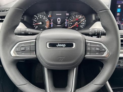 Used 2025 Jeep Compass Limited AWD/4WD image 15