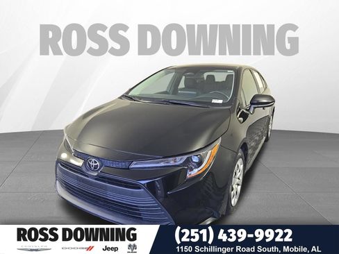 Used 2023 Toyota Corolla LE FWD image 1