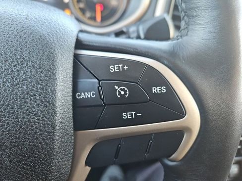 Used 2016 Jeep Cherokee Limited image 17