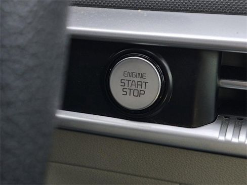 Used 2022 Kia K5 LXS image 31