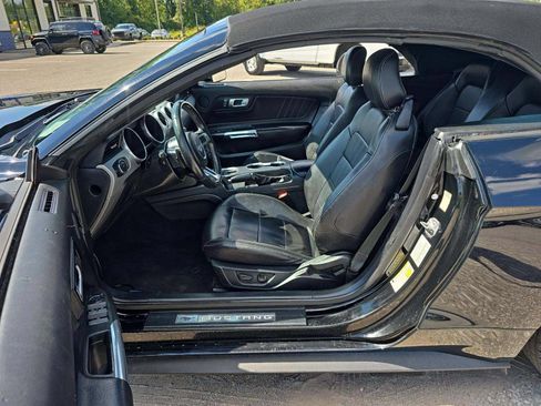 Used 2021 Ford Mustang Premium RWD image 8
