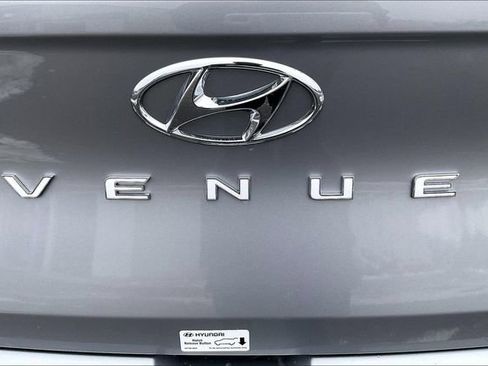 New 2026 Hyundai Venue SEL image 18