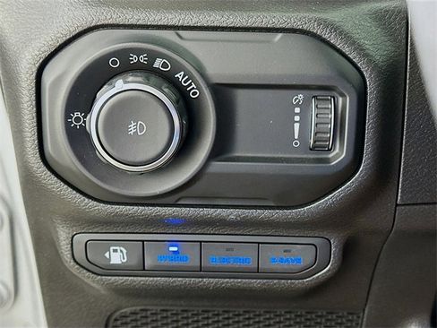 Used 2023 Jeep Wrangler Unlimited w/ Convenience Group image 19