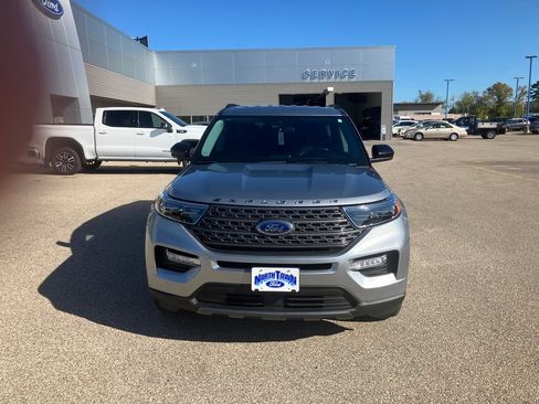 Used 2024 Ford Explorer XLT w/ Equipment Group 202A AWD/4WD image 3